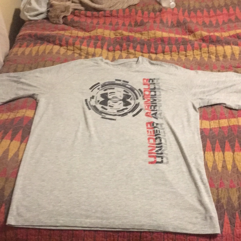 UNDER ARMOUR T-SHIRT